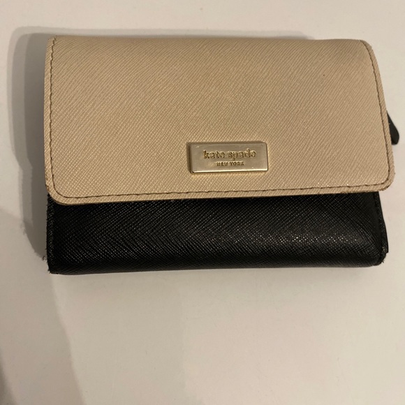 Kate Spade Joy Laurel Way Trifold Snap Small Wallet WLRU5028 - SoftPorcln/ Black - Picture 1 of 12
